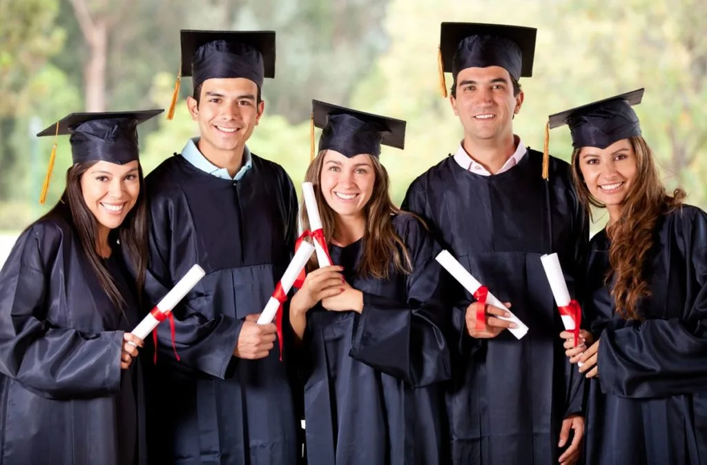 50+ scholarships for international students in Australia featured image